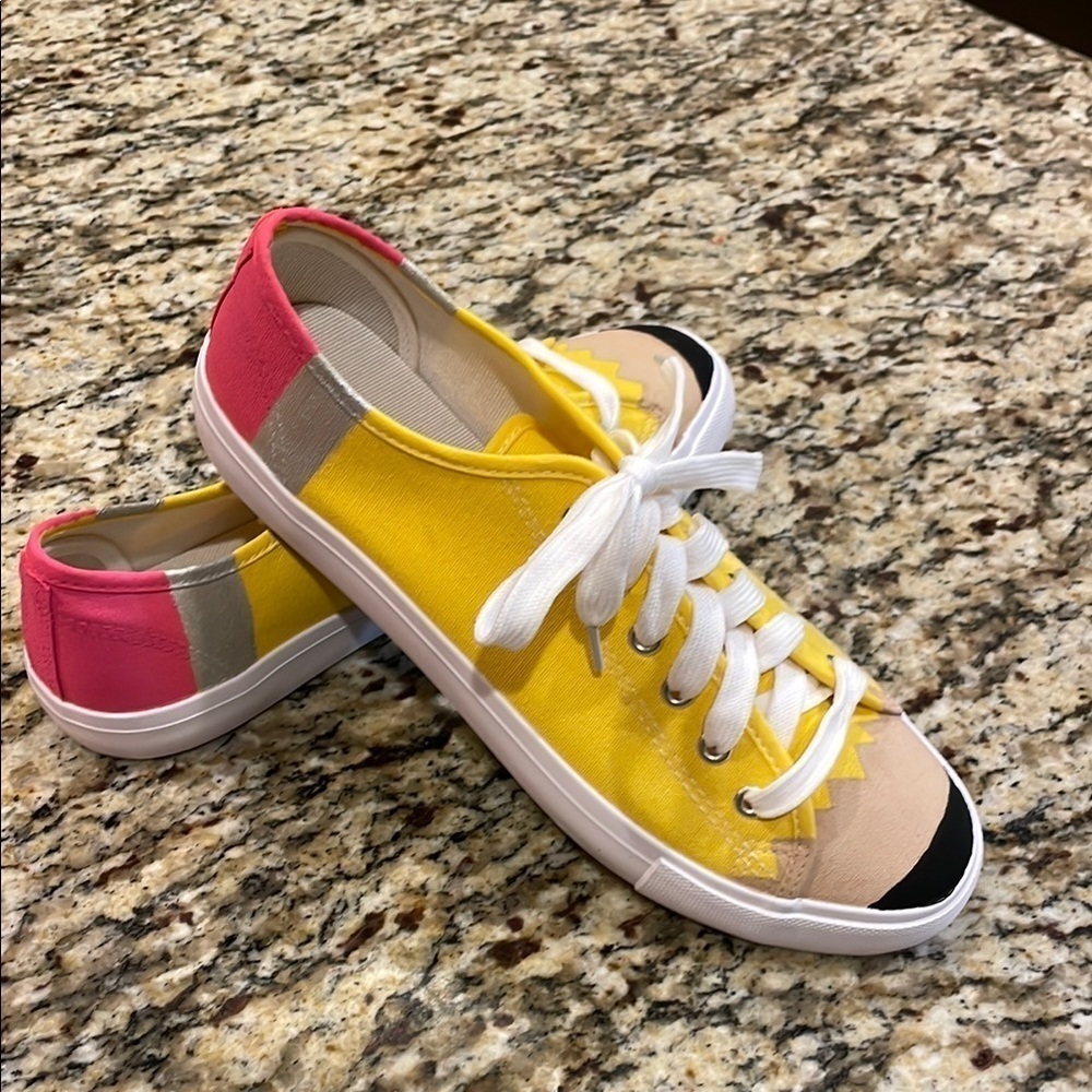 Pencil✏️Tennis shoes 💛💗Canvas Sneakers✏️ - Picture 4 of 16